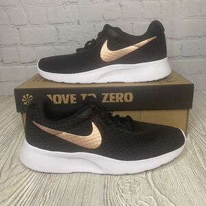 Nike Tanjun Running Shoes Women’s 6 Black Bronze Peach DJ6257-100 New